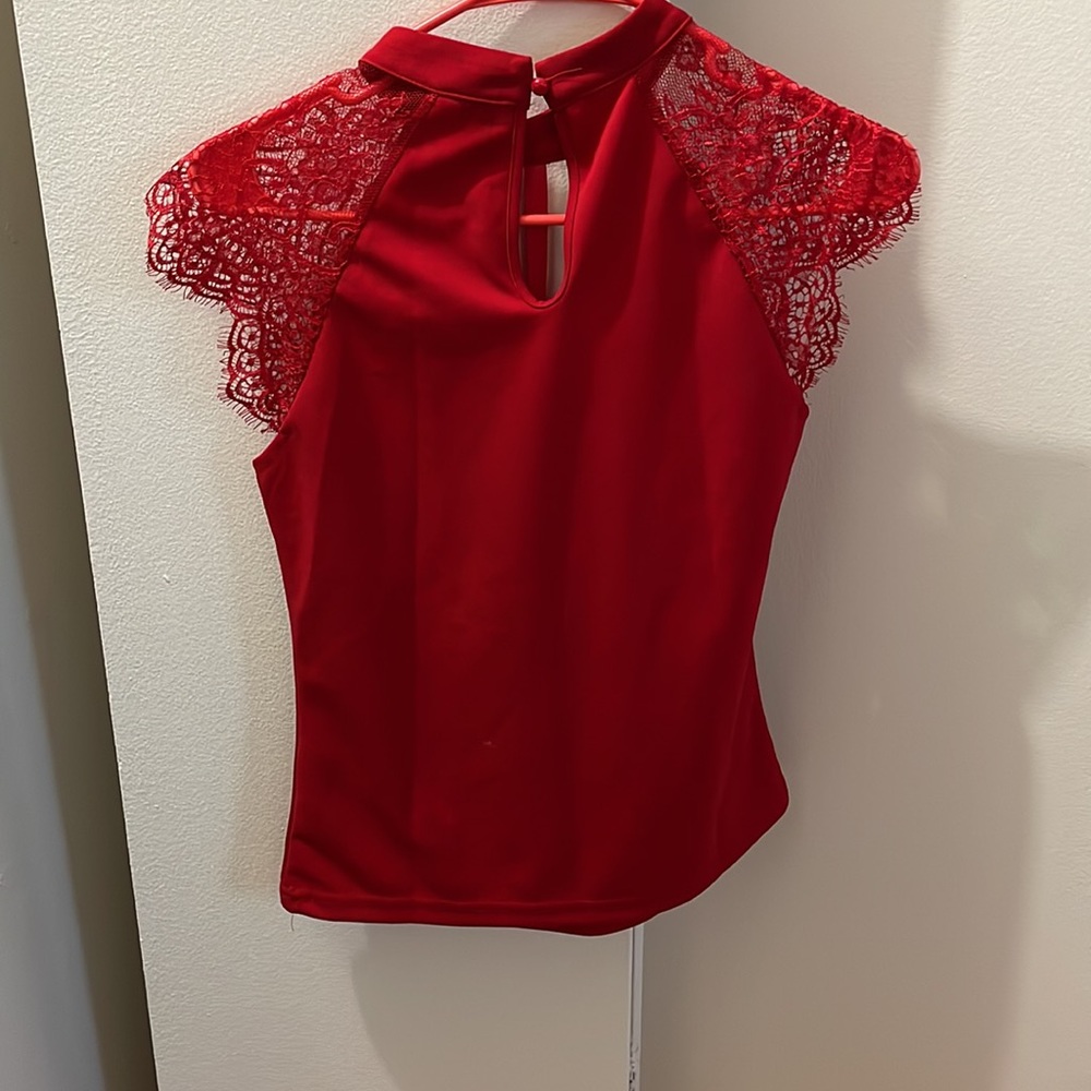 Red Shein lace top - Picture 2 of 2